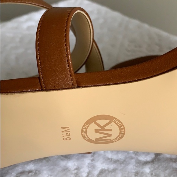 Brand new Michael Kors Shoes. Size 8.5 - Picture 6 of 7